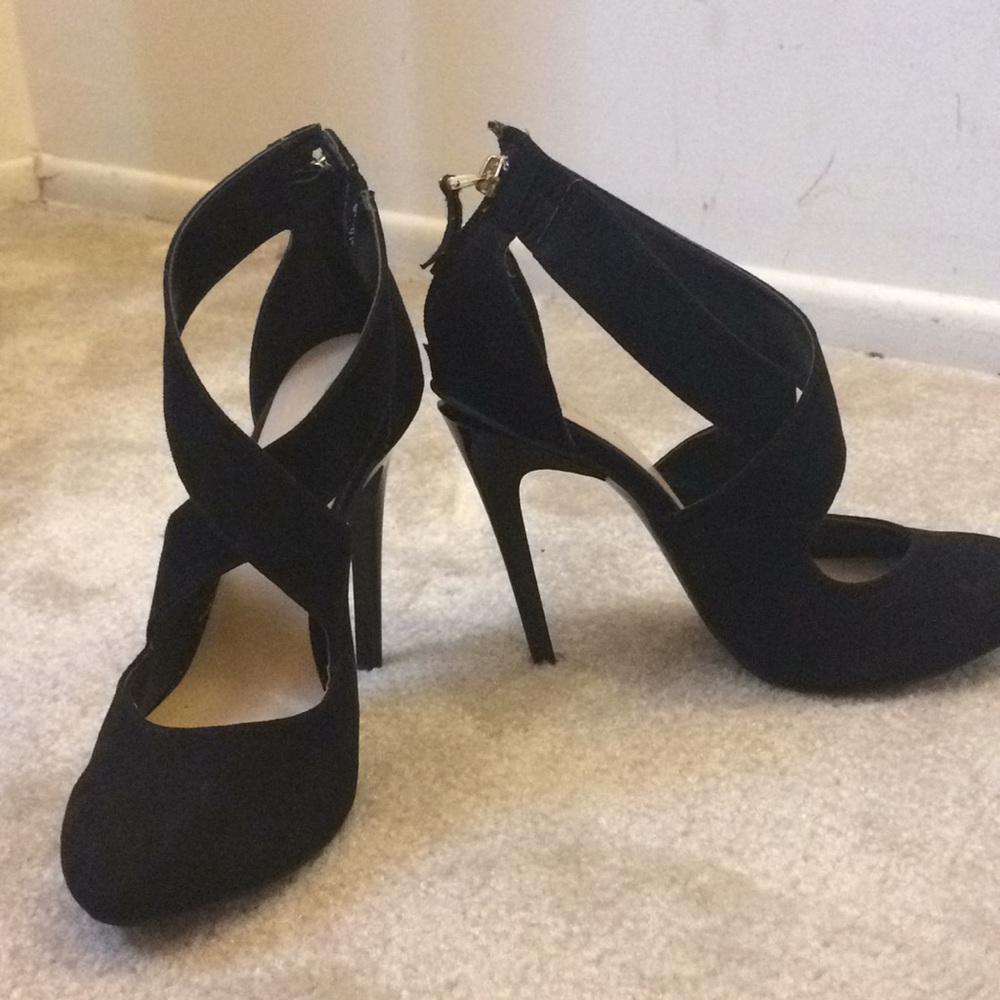 Guess Heels - Picture 4 of 4